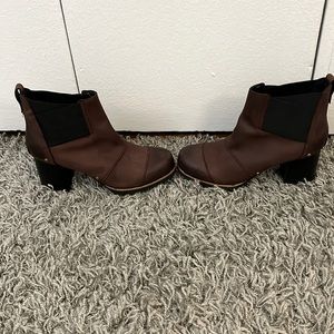 Sorrel waterproof heeled wine colored booties